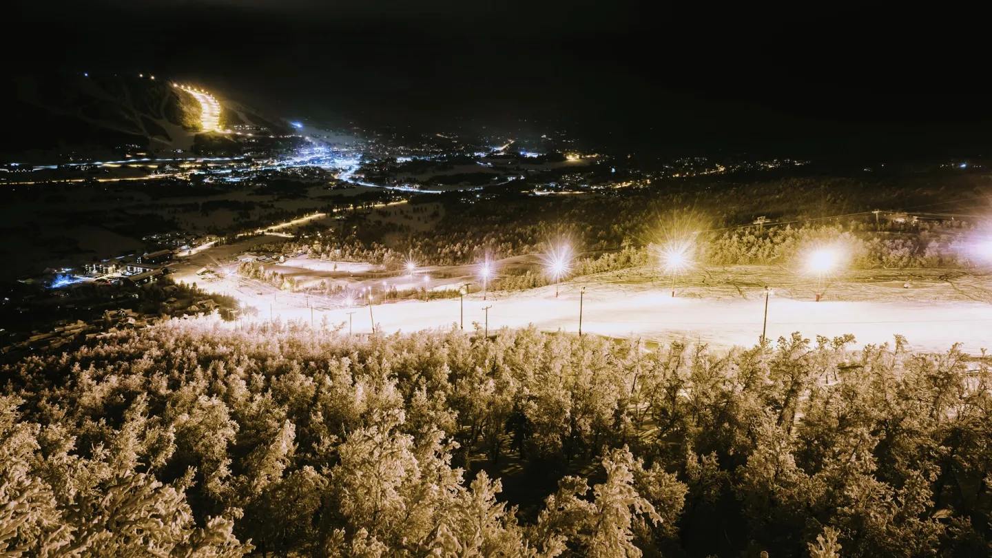 Kveldskjøring i skisenteret på Geilo